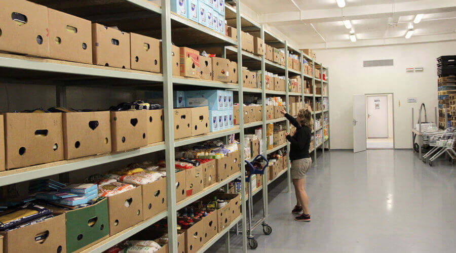 Díky Ivetě Vrbové a Miroslavu Krajcigrovi funguje v Ledči nad Sázavou potravinová banka, která pomáhá potřebným. | foto: ISP21